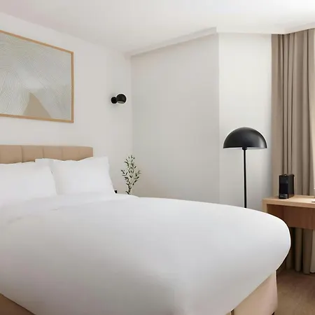 Yvette Porte De Versailles, Sonder By Marriott Bonvoy Hotel Vanves